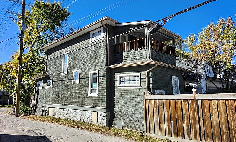 122 Pulford Street W...