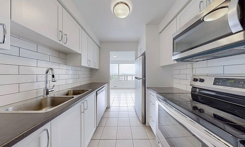 560 Proudfoot Lane -...