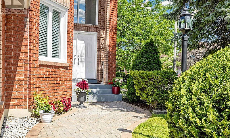 1622 Sandhurst Cresc...