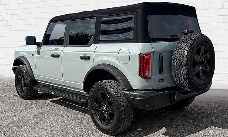 2022 Ford Bronco Bla...