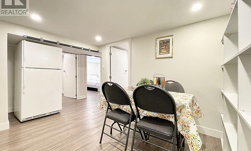 3941 W 33 Avenue Van...