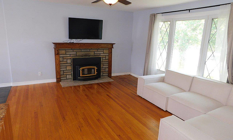 Dartmouth Bungalow W...