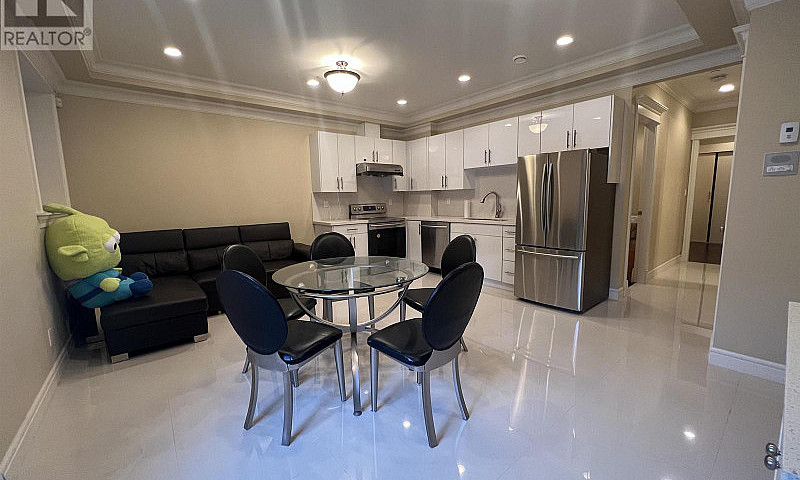 Basement 1115 W 47Th...