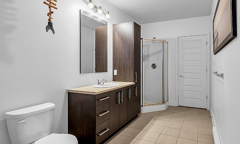 Condo À Vendre À Can...