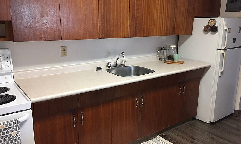 1 Bedroom  Apt On Ta...