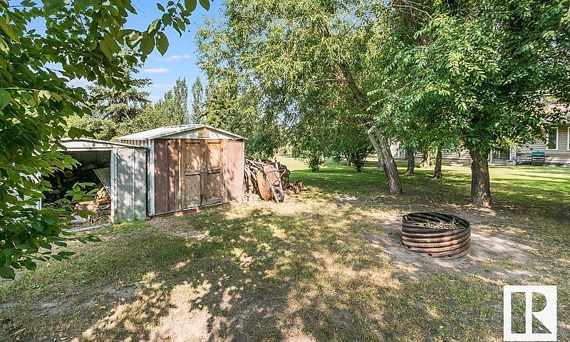 #404 46410 Twp Rd 61...