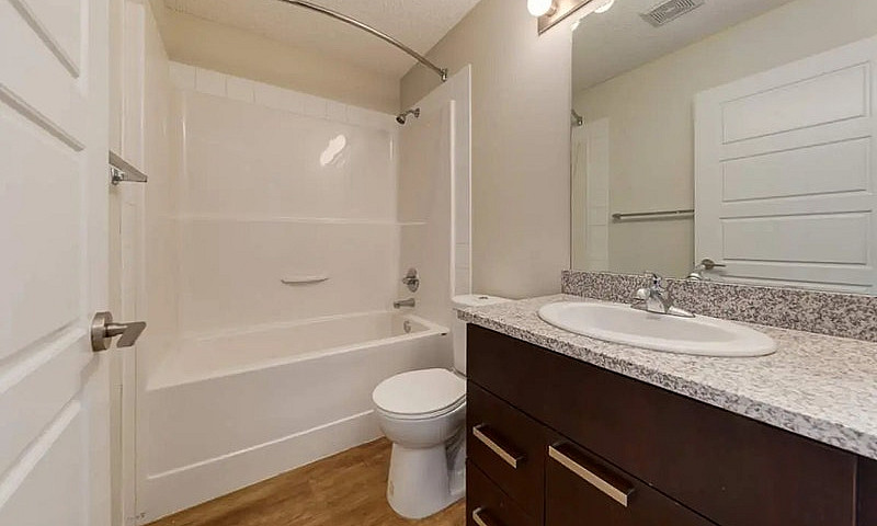 In-Suite Laundry, Wa...