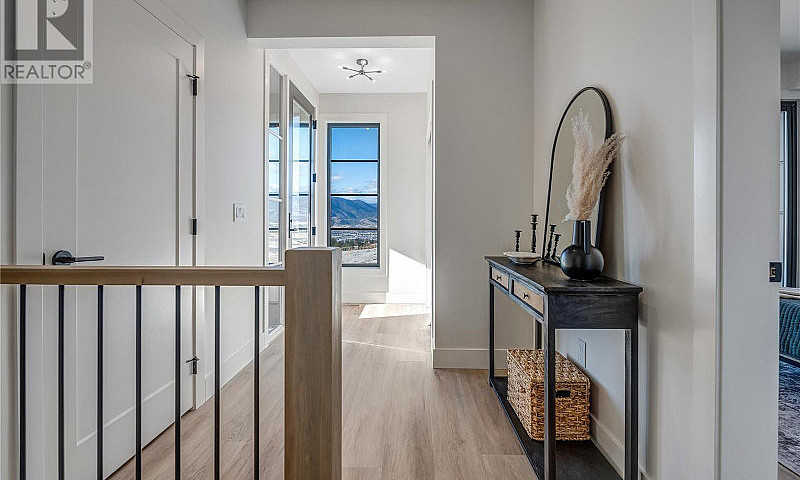 1100 Antler Drive Un...