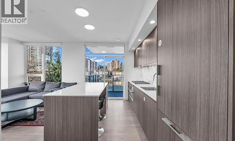 307 6463 Silver Aven...