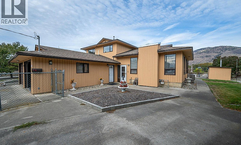 718 Driftwood Place ...