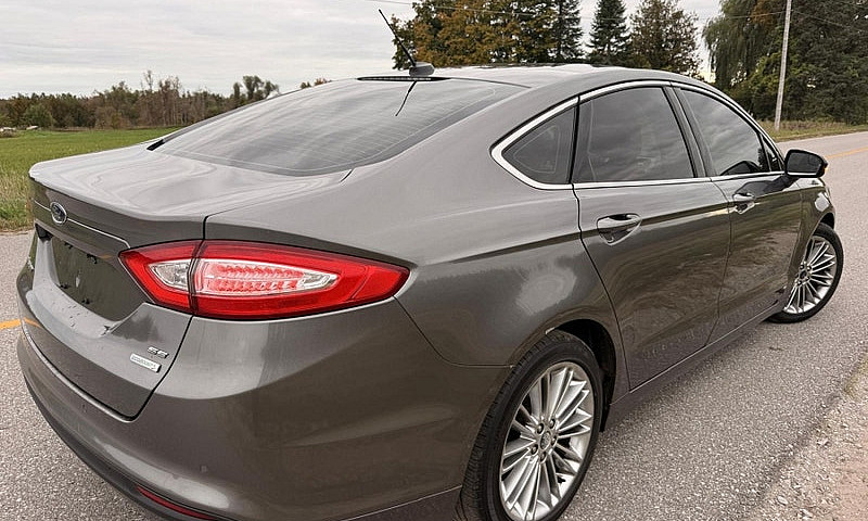 2014 Ford Fusion Se ...