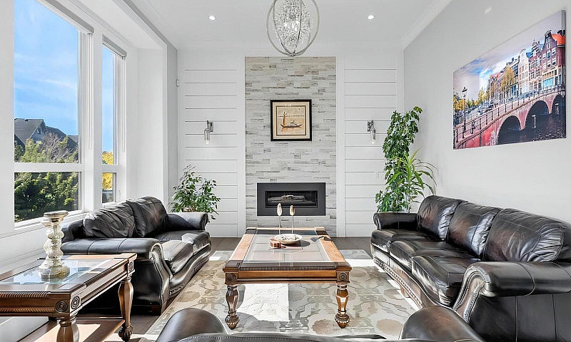 15949 39A Avenue Sur...