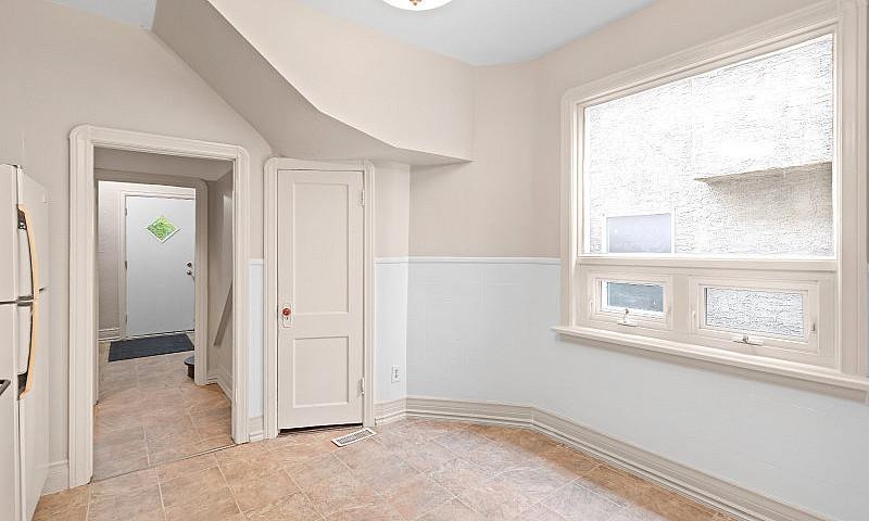 Spacious 5Bdrm 2Bthr...