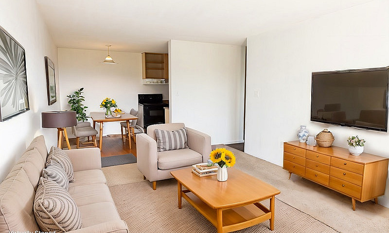 Esquimalt  Apartment...