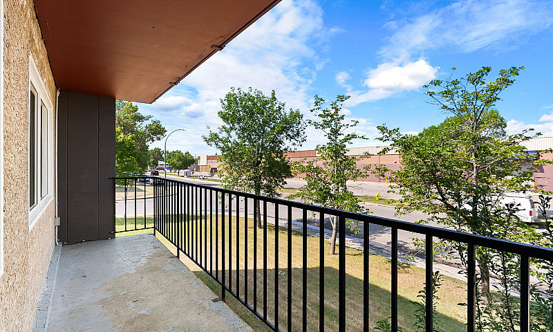 #7 - 45 Lorne St N -...
