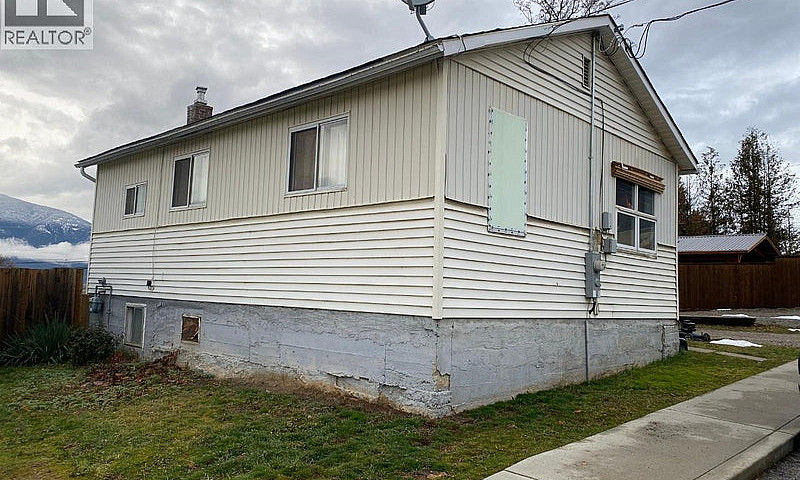 229 9Th  S Avenue Cr...