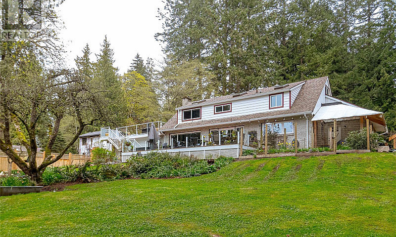5182 Santa Clara Ave...