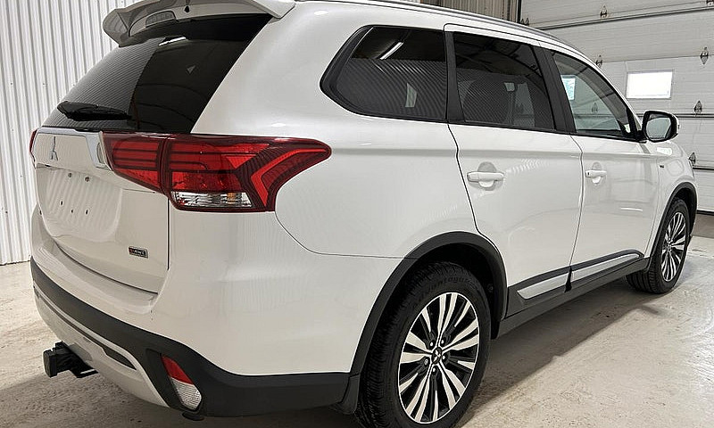 Mitsubishi Outlander...