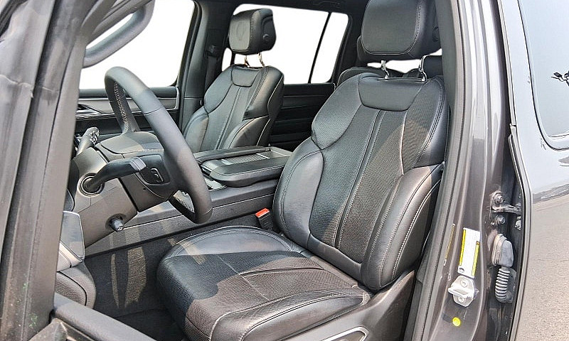 2024 Jeep Wagoneer S...