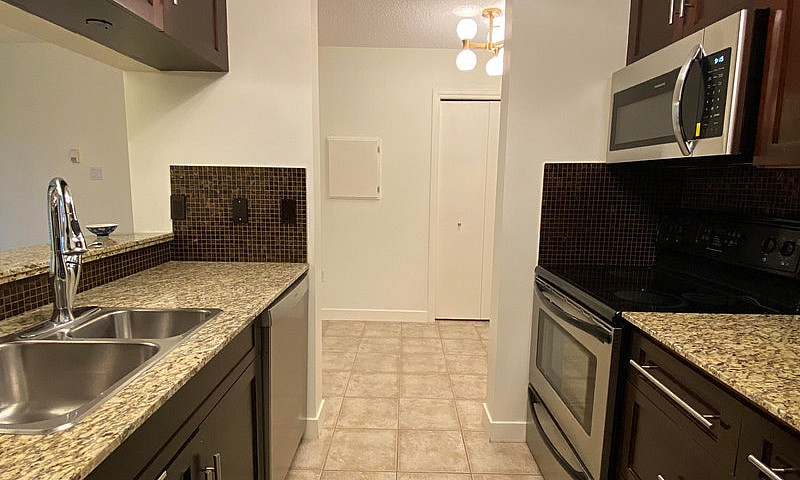 Spacious 1 Bedroom M...