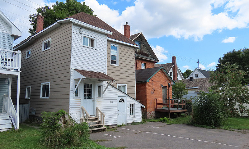365 Wellington St. E...