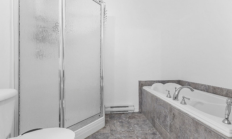 Condo À Vendre À St-...