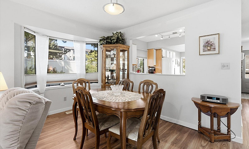 End Unit Townhouse I...