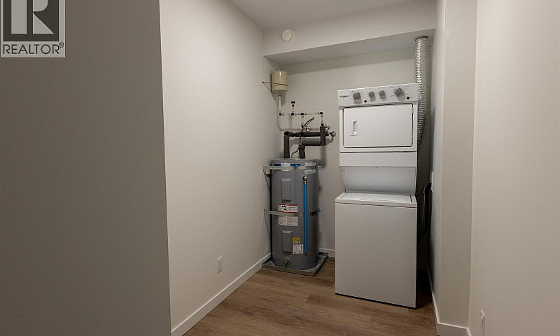 202 39180 Finch Plac...
