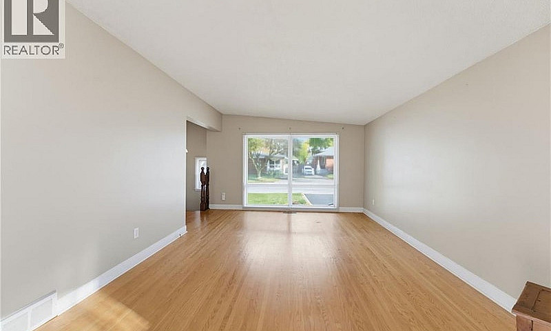 34 Fielding Crescent...