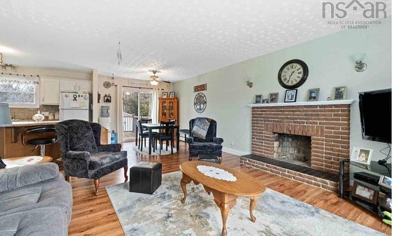 36 Gilby Cres. Beave...