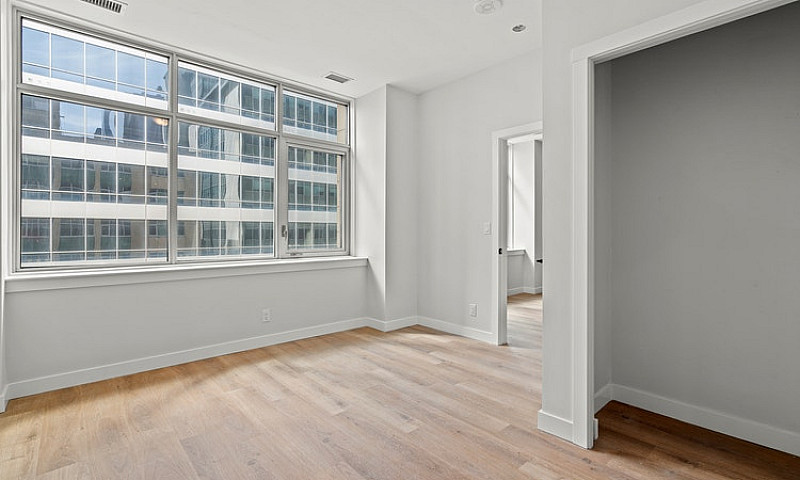 Bright & Spacious 3-...