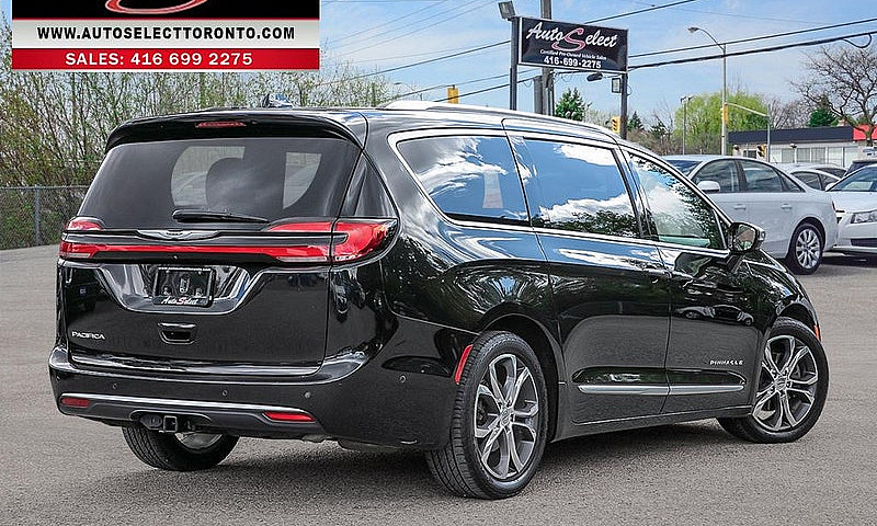 2022 Chrysler Pacifi...