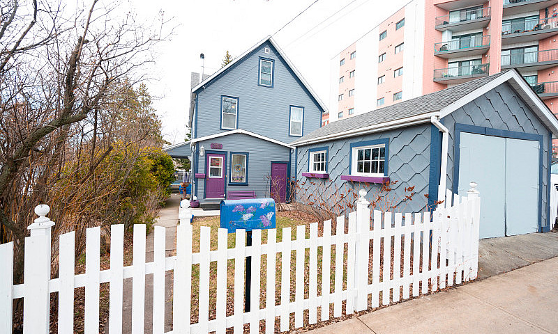 ***233 Elgin Street ...