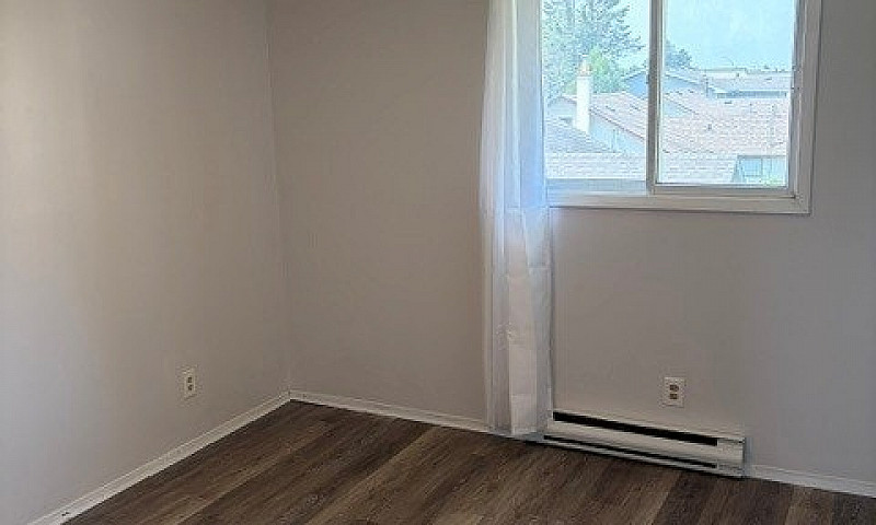 Spacious And Bright!...