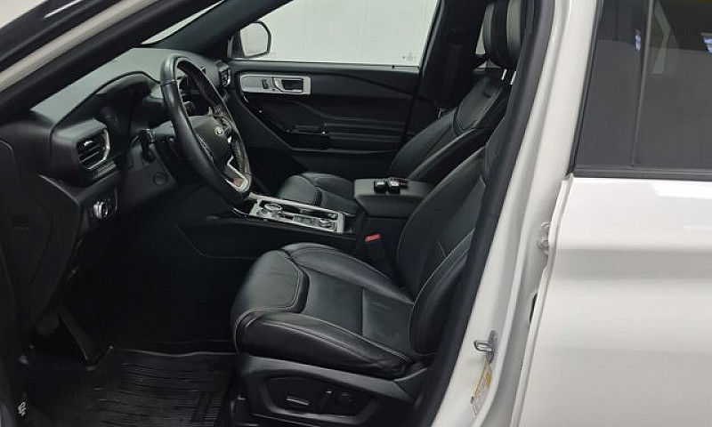 2022 Ford Explorer S...