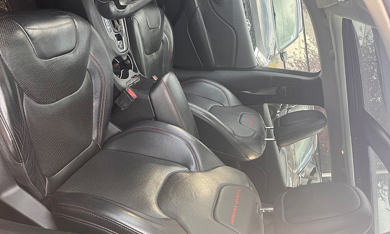 2019 Jeep Cherokee 4...