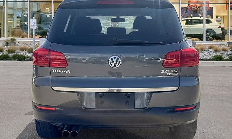 2017 Volkswagen Tigu...