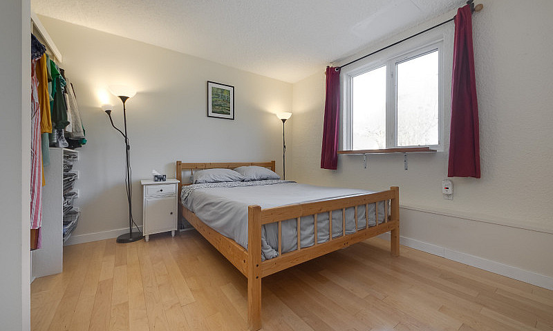 One Bedroom Condo Ne...