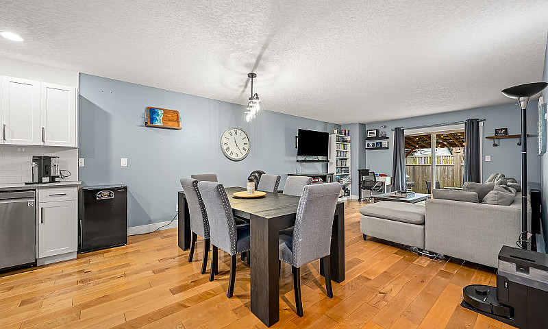 Just Listed! 3 Bedro...