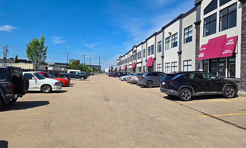Lot For Sale On 99 S...