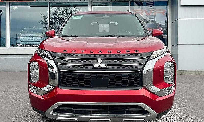 2022 Mitsubishi Outl...