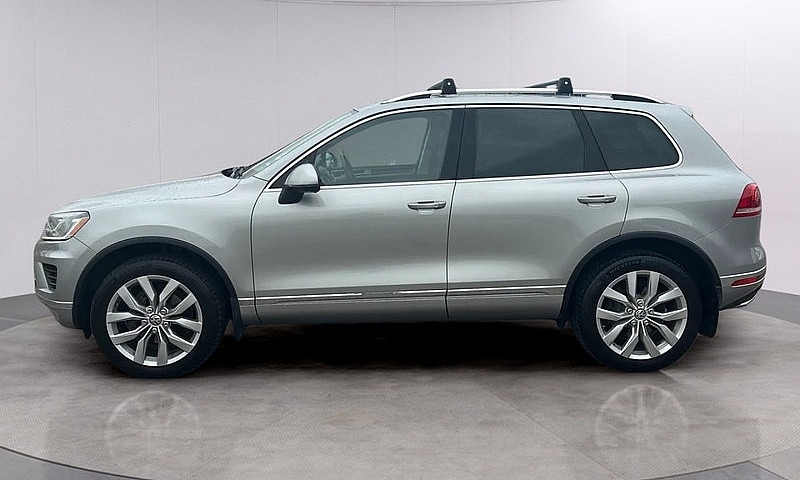 2016 Volkswagen Toua...