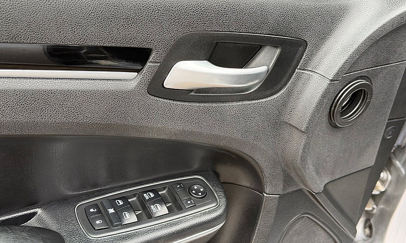 2017 Chrysler 300 4D...