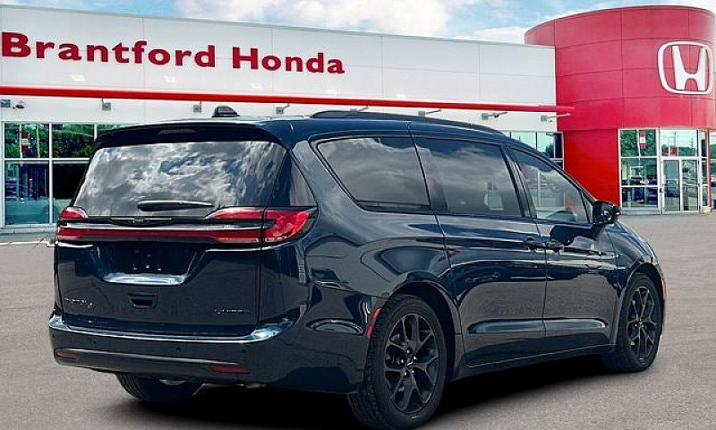 2025 Chrysler Pacifi...