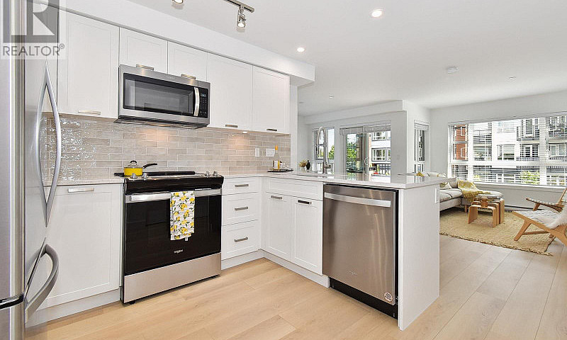 205 22562 121 Avenue...