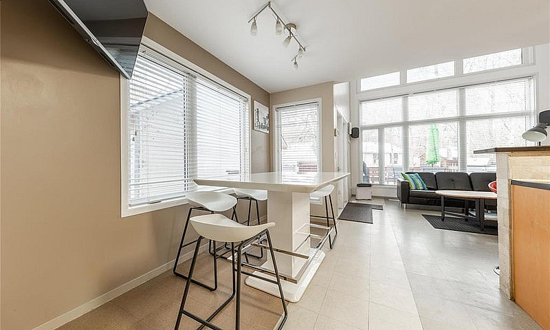 30 Grand Beach Road ...