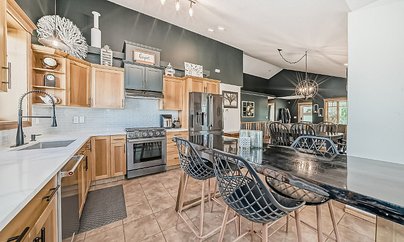 6 Bed 3 Bath --- Bun...