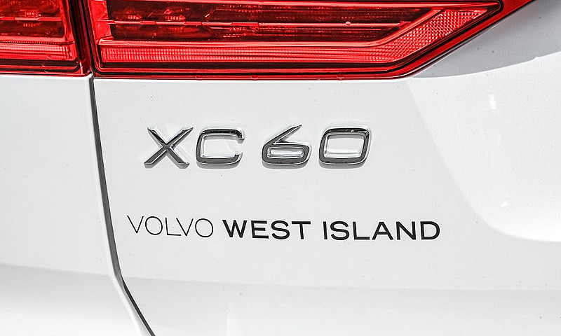 2025 Volvo Xc60 Plug...
