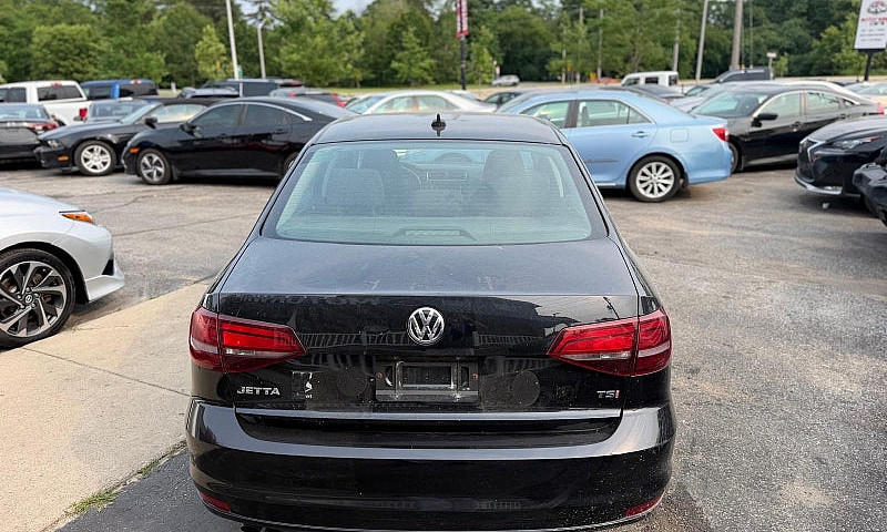 2016 Volkswagen Jett...