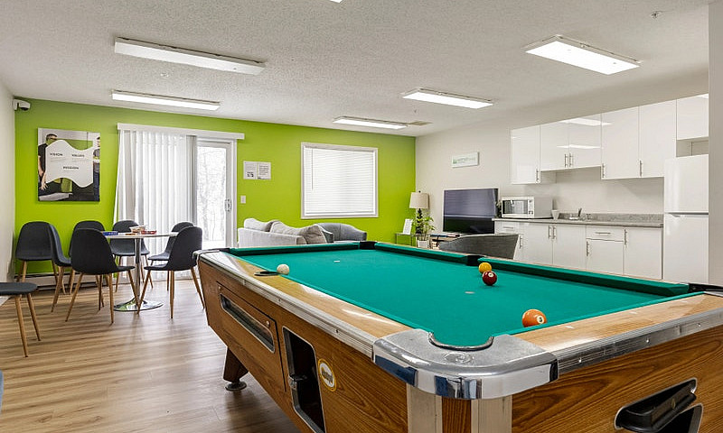 Modern Apartments Wi...